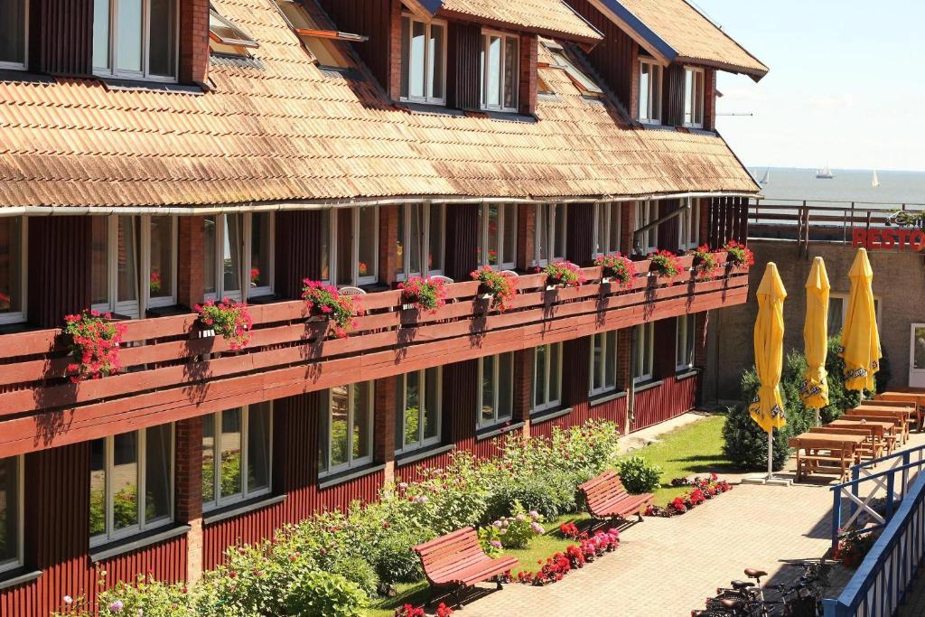 Nidos Banga Hotel Exterior photo